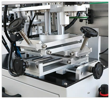 Automatic_Hexagon_Bottle_Labeling_Machine_18.jpeg